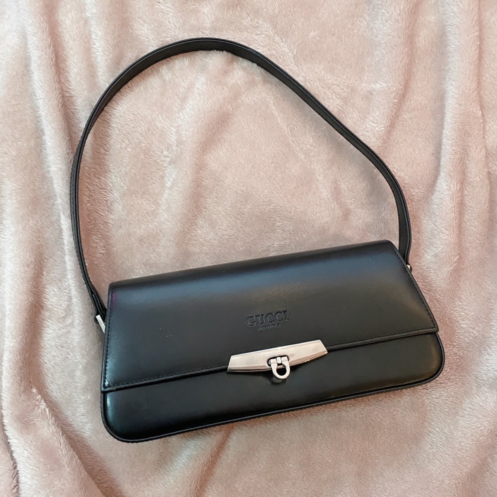 Black Gucci pochette leather shoulder bag